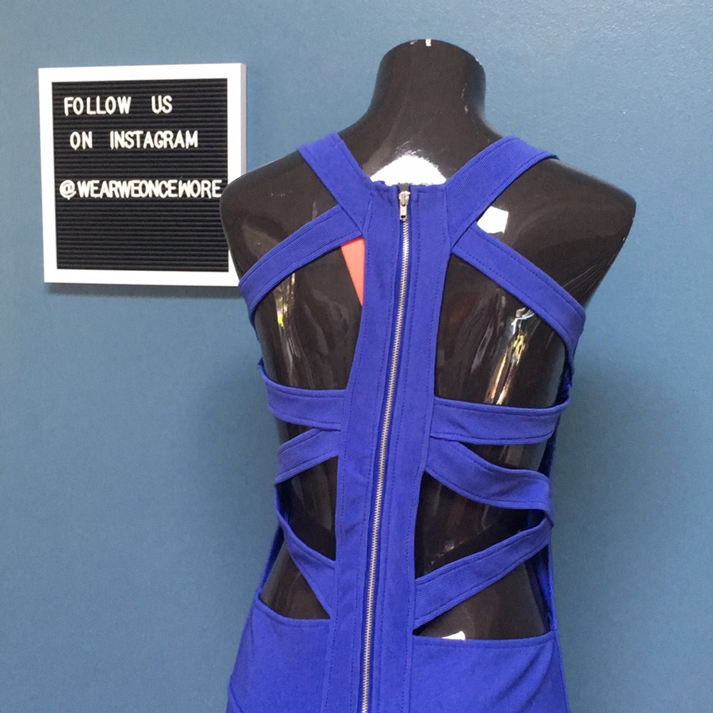 Cut Out Back Body Con Dress - Picture 4 of 6